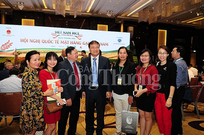 co hoi quang ba phat trien thuong hieu gao viet nam